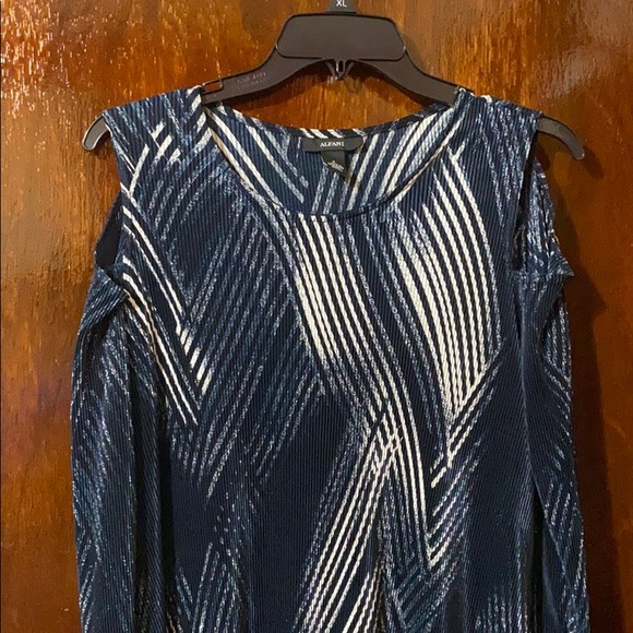 Alfani blouse - Picture 2 of 3